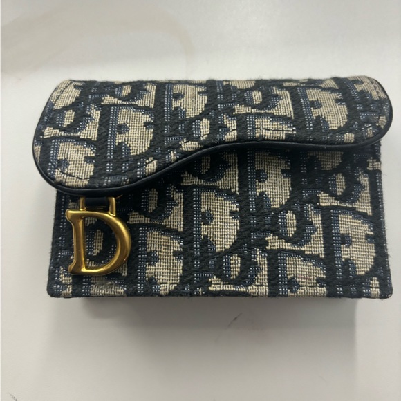 Real Christian Dior bought from store in Paris. Perfect condition barely used. - Picture 2 of 4